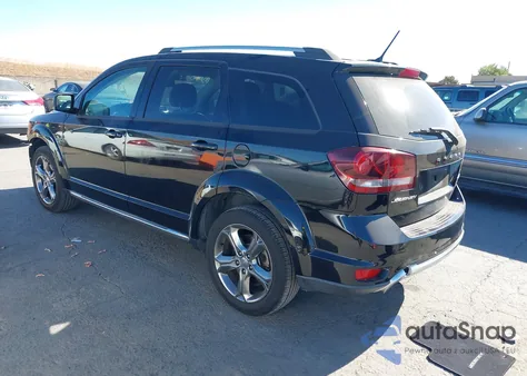 2017 Dodge Journey Crossroad Plus z USA, uszkodzony, nr VIN 3C4PDCGGXHT533320